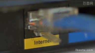 连接到路由器的Internet<strong>插座</strong>的以太网线
